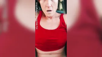 Bombshell Milf of five getting nude inside her vehicle 