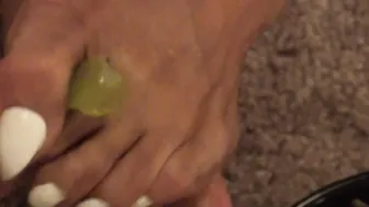 Hot Fit Bae Eats with her Shapely Toes