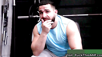Mila Milkshake Stretches Curvy Body And Shakes Ass At Gym
