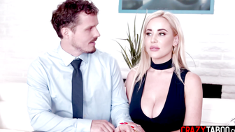 Savannah Bond and Dee Williams Get Foursome with Seth Gamble and Robby Apples
