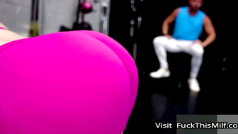 Suki Sin's Bodacious Workout Stuns The Public Gym