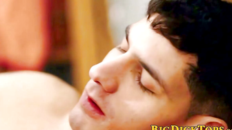 Guillaume Wayne doesnt stop pounding Bastian Karim until his balls expels its cum