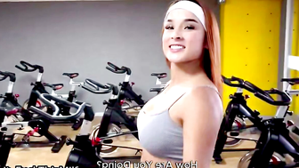 COLOMBIAN TEEN seduces stranger in the gym to play with her ass with a  Abella olsen1 3
