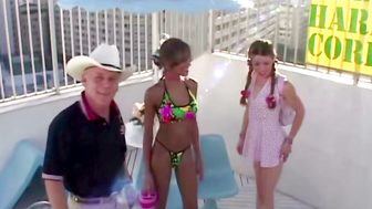 Max n 2 babes on the sun deck
