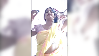 Desi Indian Mom in Yellow Saree Fuck by Uncle