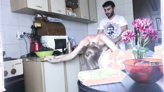 Gode come una matta mentre si fa scopare duro into
