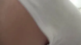 Mamma italiana scopata da un ragazzo mentre il marito lavora