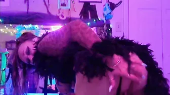 Goddess Webcam cougar Kitty has Trouble with Sex Toy into her Booty uses