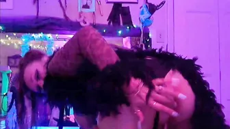 Goddess Webcam cougar Kitty has Trouble with Sex Toy into her Booty uses