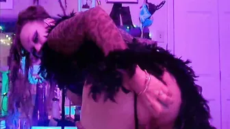 Goddess Webcam cougar Kitty has Trouble with Sex Toy into her Booty uses