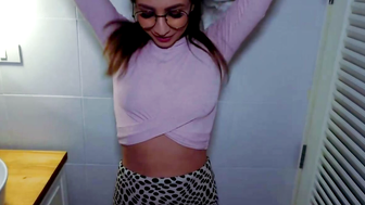 Glasses Wife Gets Hard Fuck on Bathroom Counter CREAMPIE
