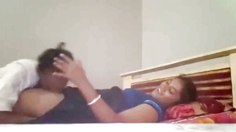 Indian Slim Girl Shows Boobs and fucking