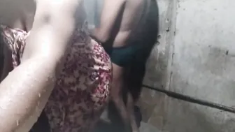 Malathi Akka Baything Fucked with Gigantic Stepbrother African Dick / නානකොට අයියා
