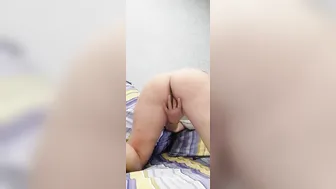 Bae Beauty Jerks off Leaking Snatch and Jizzes - LilayRar