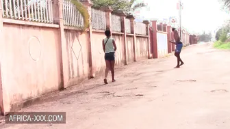 Amateur African cunt with mouth Invites Stranger for a round