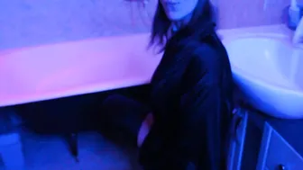 Мамка киска сосет в ванной Bondage Huge Penis Mask Deep Throat Older mom African Home