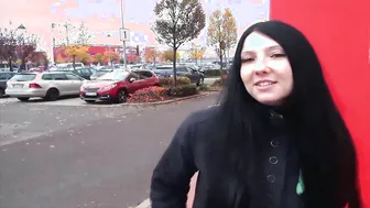 You cant trust such a freaky bitch - GERMAN