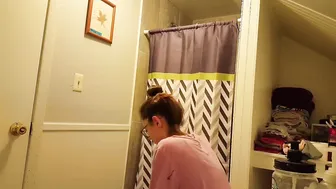 Stomiskies - Spy web cam shower two