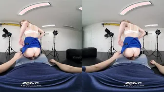 Natural Star Jayla De Angelis wants some Risque Photos VR Porn