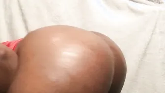 Twerking my Fat African Butt