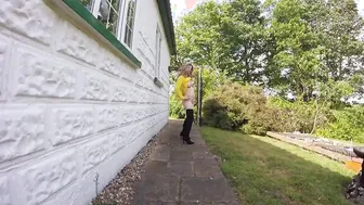 Camgirl Trek Commander Haley inside Thigh high boots outside