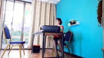 SEXRETARY Secretary Masturbates her Twat Camera into Office