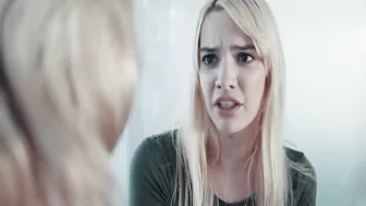 Lez assistant pussylicked and finger bang by mom