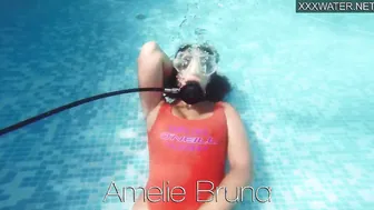 Hottest underwater masturbation with Amelie Bruna