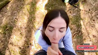SUBES MADCHEN VON FREMDEN IM OFFENTLICHEN PARK GEFICKT
