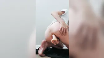 Blonde Anal Noob Practice - cougar - OF Link into Bio