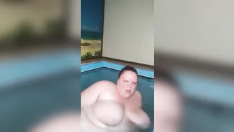 Having Fun with my Melons and Toy inside the goddess Bath-Tub -VivianDimondBBW