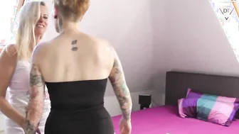 CrazyTina  Die NEUE  Ihr erstes Mal vor der