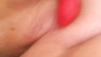 BBW Squirts on Vibrator