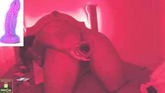 Scorpio Queen Screwed her Cunt inside the Red Light
