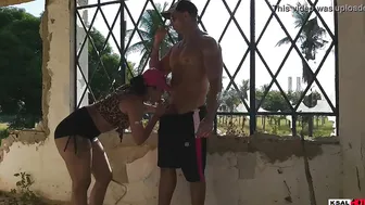 Ksal Cutie invaded the mature place of xuxa and enters the abandoned
