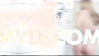 Blonde cougar inside Sensual Panties Rachele Richey Getting Cumshot
