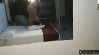 Ella grita sus orgasmos en el culo