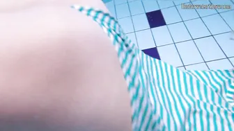 Anetta shows her nude beauty body underwater