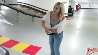 Garage porn video – Peeing into the middle of the parking garage l DADDYS