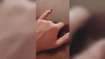 CUTIE milf FINGER BANG UNSHAVED BUSH WITH HUGE CUNT LIPS