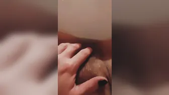 CUTIE milf FINGER BANG UNSHAVED BUSH WITH HUGE CUNT LIPS