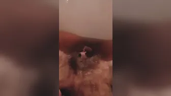 CUTIE milf FINGER BANG UNSHAVED BUSH WITH HUGE CUNT LIPS