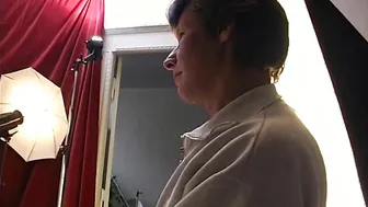 Photoshoot goes wrong cum into into 18yo and now pregnant?