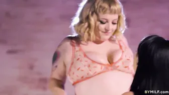 Fat dyke Courtney Trouble loving Angela Whites company