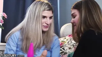 21Sextury Goddess Amanda Clarke and Monroe Fox Experiment With Vibrators During Anal