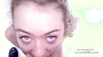 Thin 18 yo has orgasm with tensed body at audition