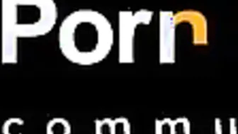 AFRICAN LOVES THROWING IT BACK ON THAT PENIS