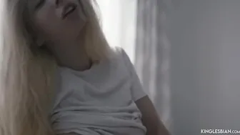 Blonde Dyke Loves Snatch Licking and does Scissor