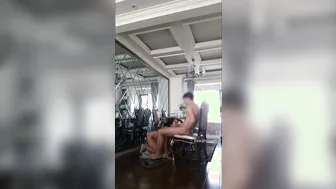 Sex Asia milf 熟女高叉泳衣