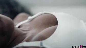 African Teenage Delivery Girl Gets Fucked By Her Customer Amidst Pandemic